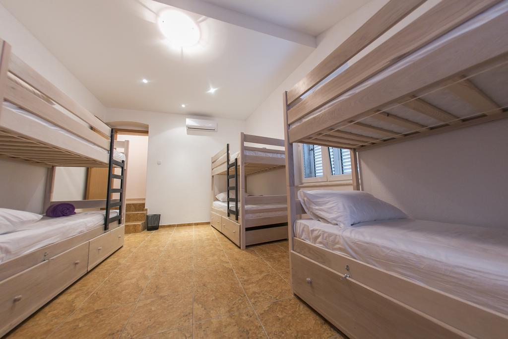 City Hostel Trogir Phòng bức ảnh